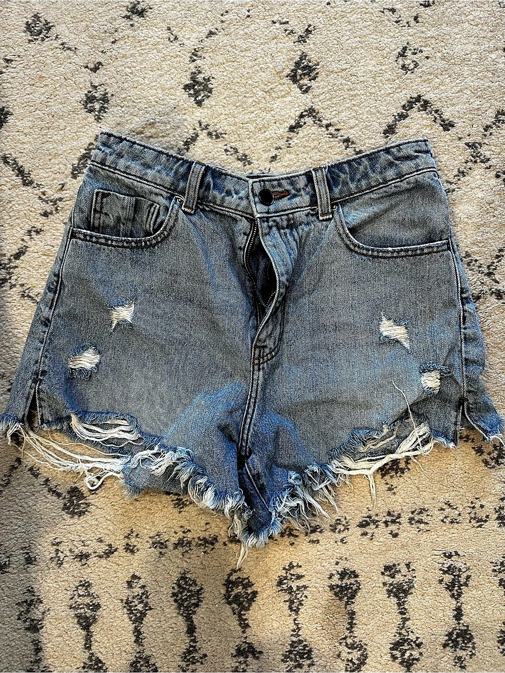 Zara TRF Ripped Denim Distressed Shorts. Size 8